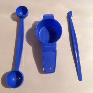 3 Piece VTG Tupperware Gadget LOT Sifter/Tea Strainer, Citrus Peeler, Baller